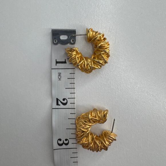 Vintage 1980s–1990s Gold Wire Wrapped Croissant Hoop Earrings - Picture 10 of 10